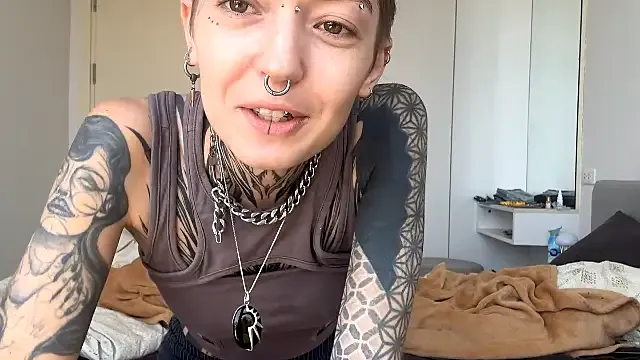 KamillaRey – webcam model profile photo Image 4