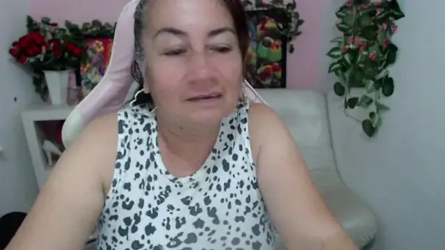 IvettePrice – webcam model profile photo Image 17