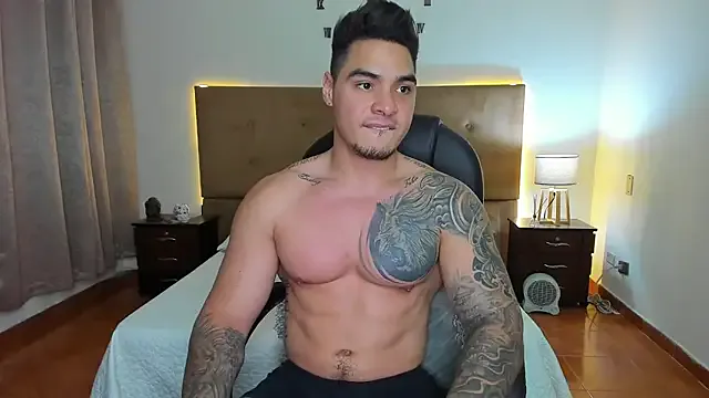 GmGit – webcam model profile photo Image 10