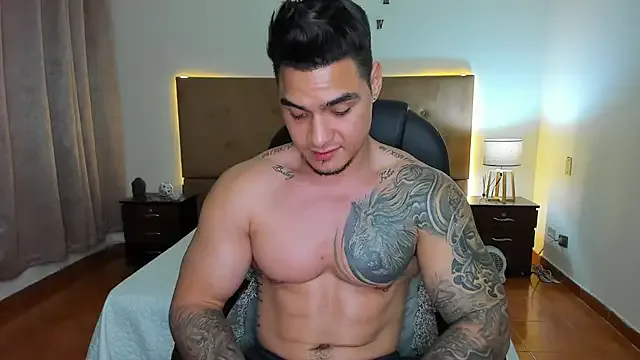 GmGit – webcam model profile photo Image 11