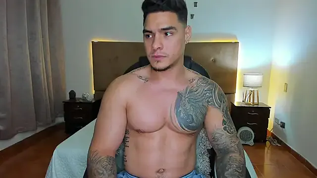 GmGit – webcam model profile photo Image 12