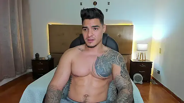 GmGit – webcam model profile photo Image 13