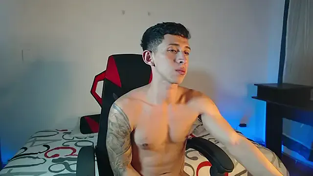 roouse – webcam model profile photo Image 7