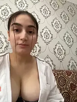 xxYuIxx – webcam model profile photo Image 18