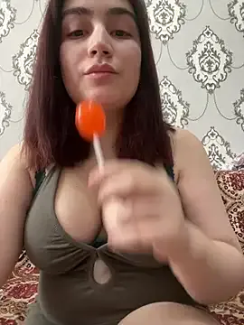 xxYuIxx – webcam model profile photo Image 3