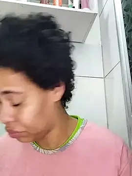 roouse – webcam model profile photo Image 8