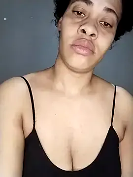 roouse – webcam model profile photo Image 9