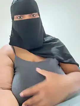 NATINATU252525 – webcam model profile photo Image 11