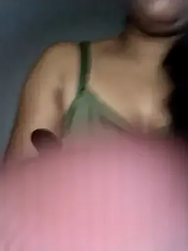 roouse – webcam model profile photo Image 18