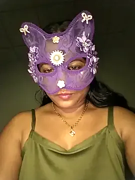 roouse – webcam model profile photo Image 3