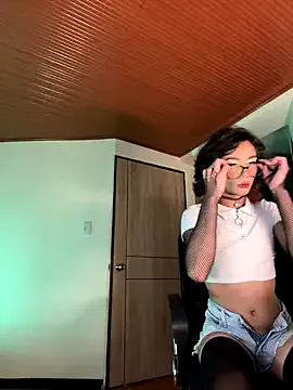 hina_porn – webcam model profile photo Image 15