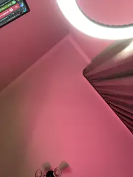 Mia--meow – webcam model profile photo Image 6