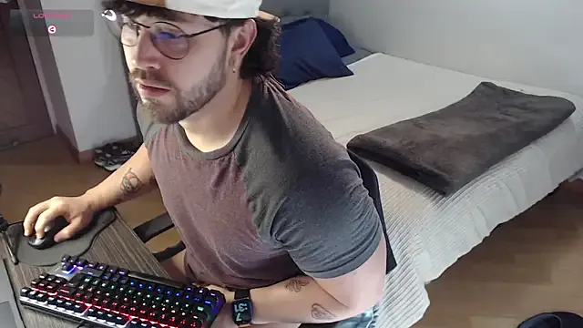 seraphine23 – webcam model profile photo Image 6