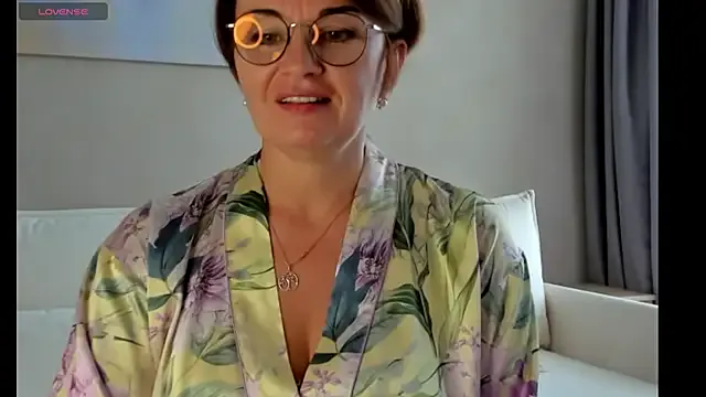 Mia--meow – webcam model profile photo Image 16