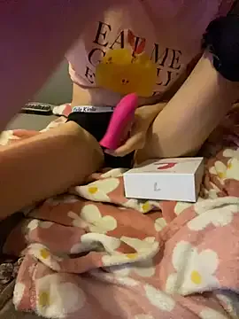 _Alicee_1 – webcam model profile photo Image 12