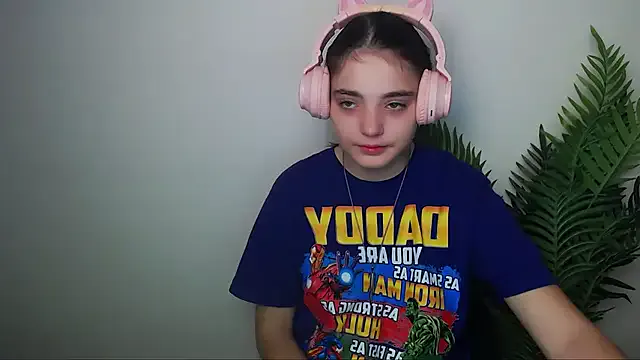 Mia--meow – webcam model profile photo Image 17