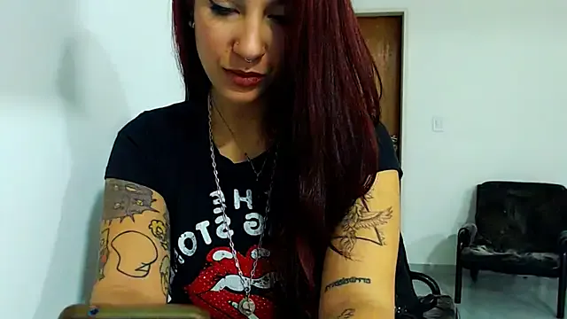 EmiliGarden – webcam model profile photo Image 8