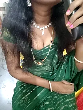 SarithaBroun – webcam model profile photo Image 17