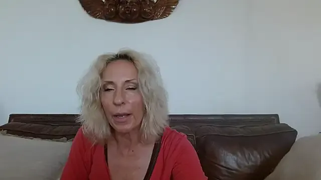 IvettePrice – webcam model profile photo Image 6