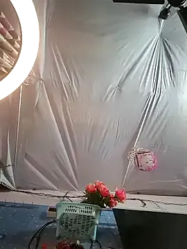 EliDupont – webcam model profile photo Image 12