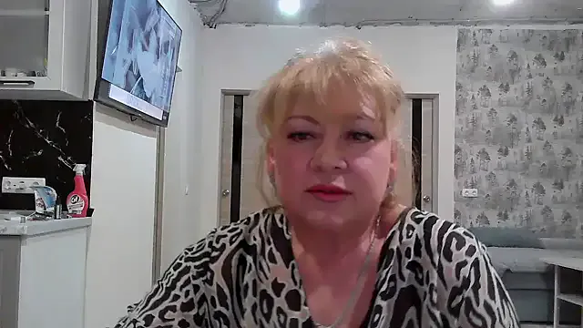 roouse – webcam model profile photo Image 5