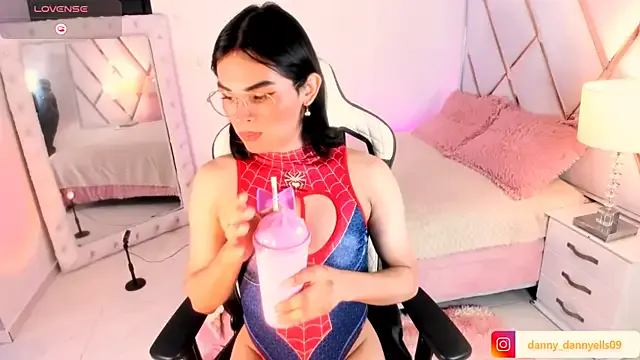 Yui-Ch – webcam model profile photo Image 6