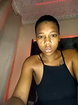 _Alicee_1 – webcam model profile photo Image 15