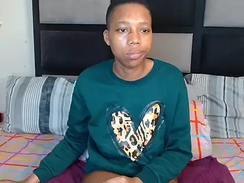 _Alicee_1 – webcam model profile photo Image 6