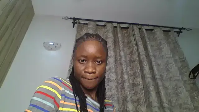hina_porn – webcam model profile photo Image 12