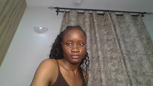 hina_porn – webcam model profile photo Image 17