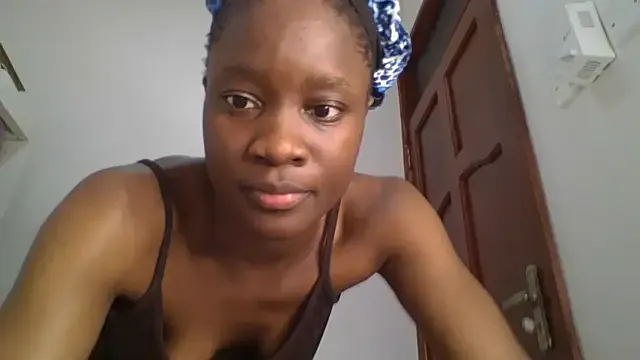 hina_porn – webcam model profile photo Image 7