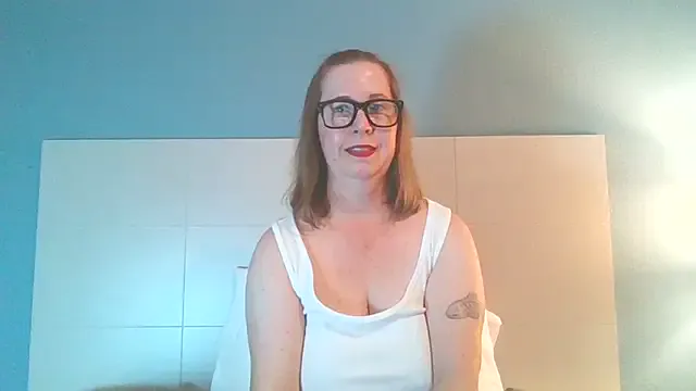 oxo_yuna_oxo – webcam model profile photo Image 2