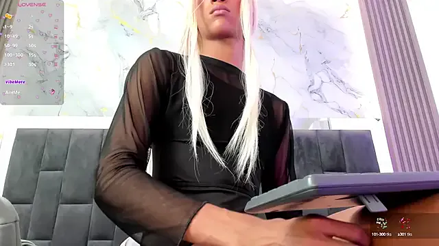 Chloe_Cherry21 – webcam model profile photo Image 3