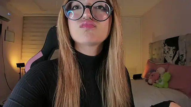 zui_lu – webcam model profile photo Image 15