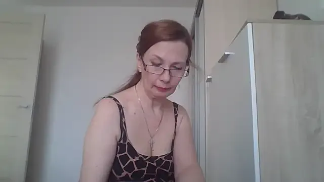oxo_yuna_oxo – webcam model profile photo Image 3