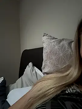 sweetpiece22 – webcam model profile photo