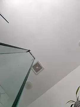 Yui-Ch – webcam model profile photo Image 9