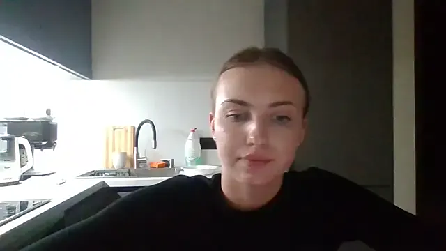 Yui-Ch – webcam model profile photo Image 12