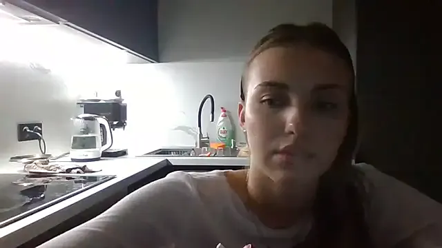 Yui-Ch – webcam model profile photo Image 7