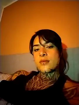 Yui-Ch – webcam model profile photo Image 10