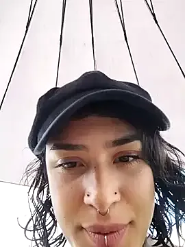 Yui-Ch – webcam model profile photo Image 4