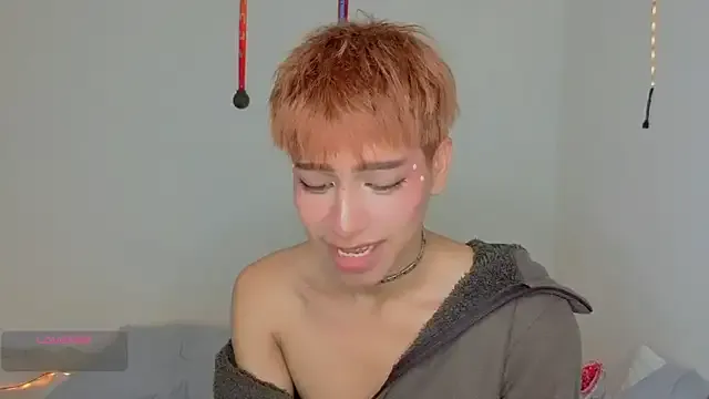 roouse – webcam model profile photo Image 10