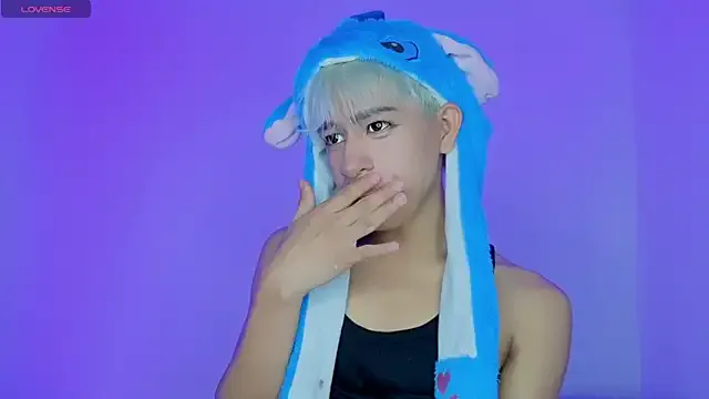 roouse – webcam model profile photo Image 5