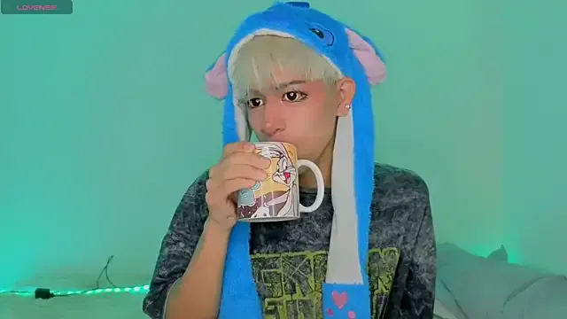 roouse – webcam model profile photo Image 7