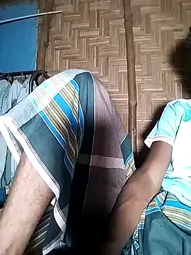 roouse – webcam model profile photo Image 4