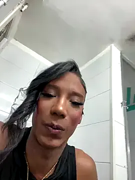  – webcam model profile photo Image 4