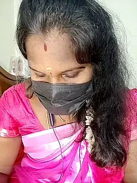 maataaan – webcam model profile photo Image 2