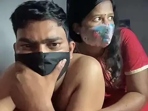 zui_lu – webcam model profile photo Image 4