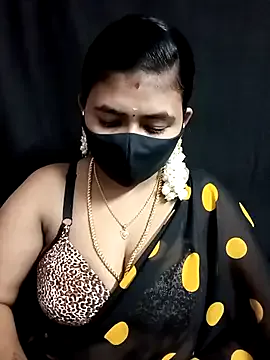 hina_porn – webcam model profile photo Image 16