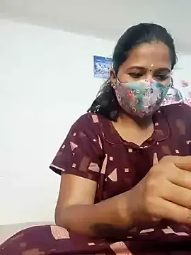 yiyi5588 – webcam model profile photo Image 3